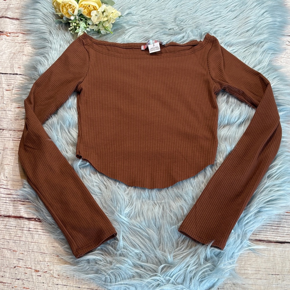 Urban Outfitters Ribbed Raw Hem Long Sleeve Top sz S